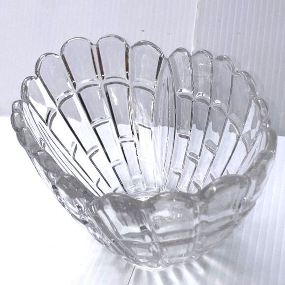 Vintage LEAD CRYSTAL Bowl Handcrafted in Bulgaria 8 x 5.5 inches - Picture 3 of 13